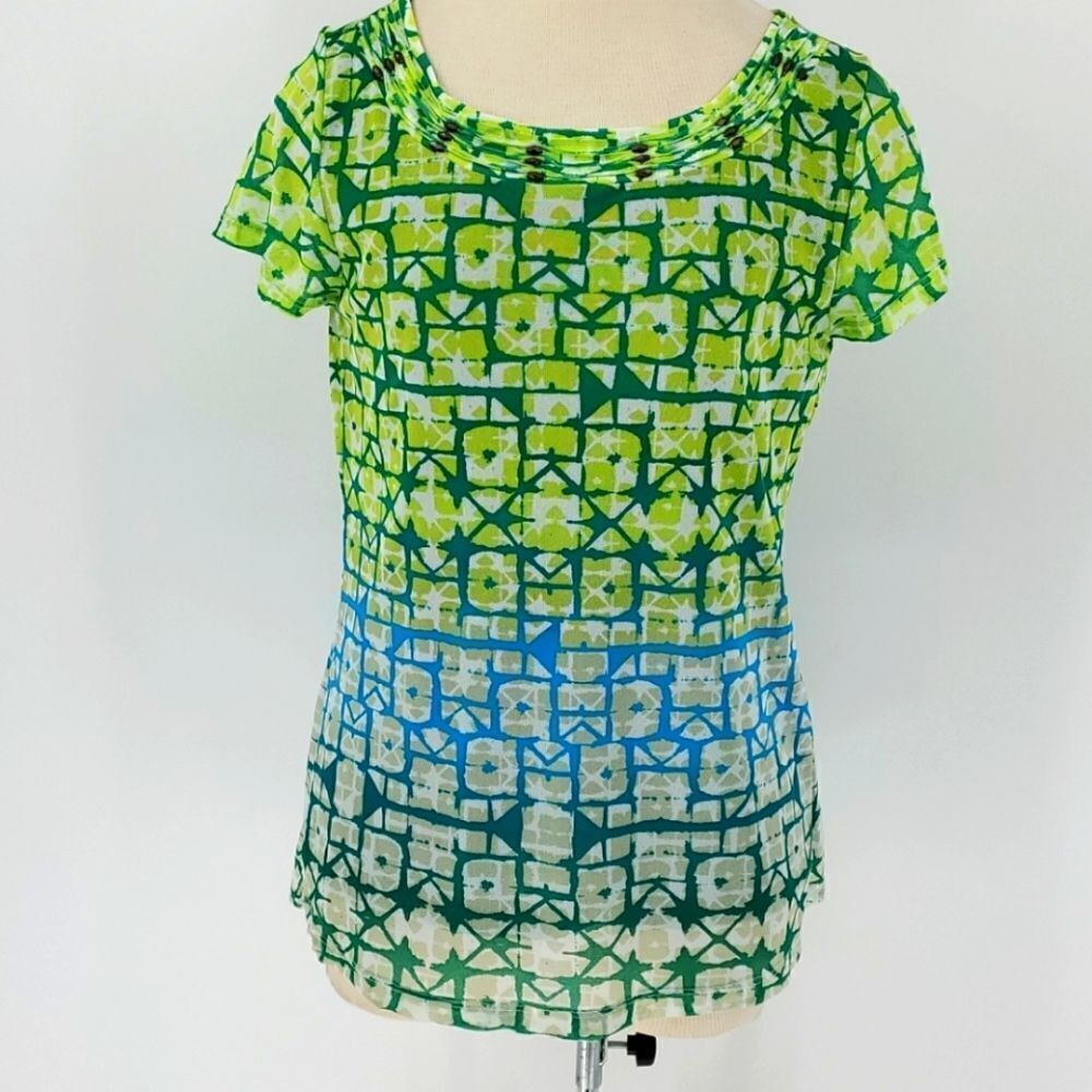 Dana Buchman top, medium short sleeve. Geometric print. Kelly green.